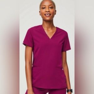 Figs Casma 3 pocket scrub top